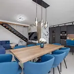 Brandneue - Pool Mit Panoramablick Aufs By Interhome ורבניק