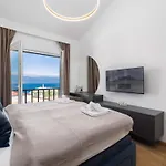 Brandneue - Pool Mit Panoramablick Aufs By Interhome בית נופש ורבניק