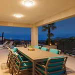 Brandneue - Pool Mit Panoramablick Aufs By Interhome בית נופש *