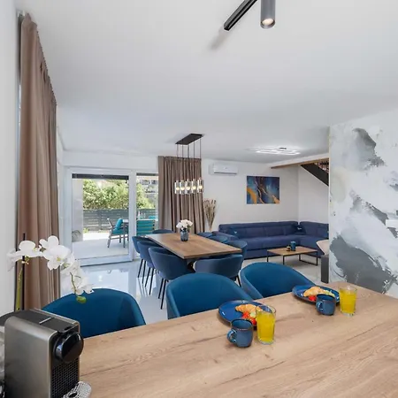 Brandneue - Pool Mit Panoramablick Aufs By Interhome Casa vacanze *