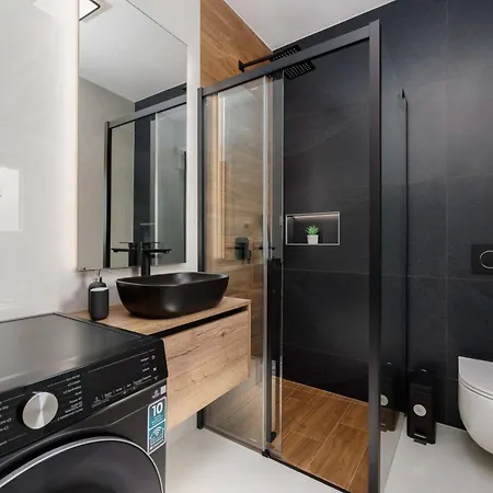 Brandneue - Pool Mit Panoramablick Aufs By Interhome Casa vacanze *