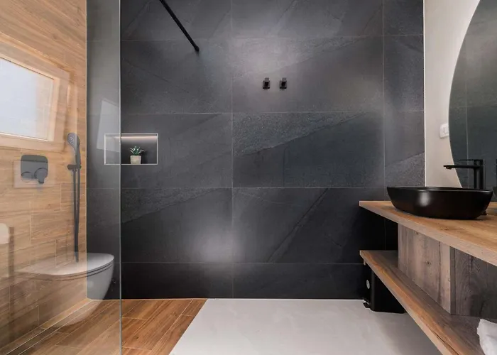 Brandneue - Pool Mit Panoramablick Aufs By Interhome Feriehus