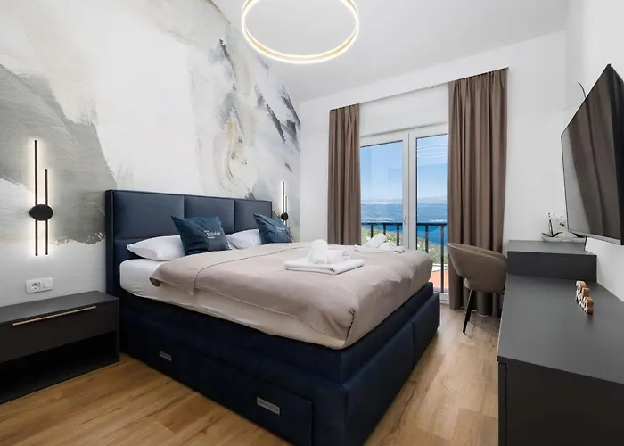 Brandneue - Pool Mit Panoramablick Aufs By Interhome Feriehus