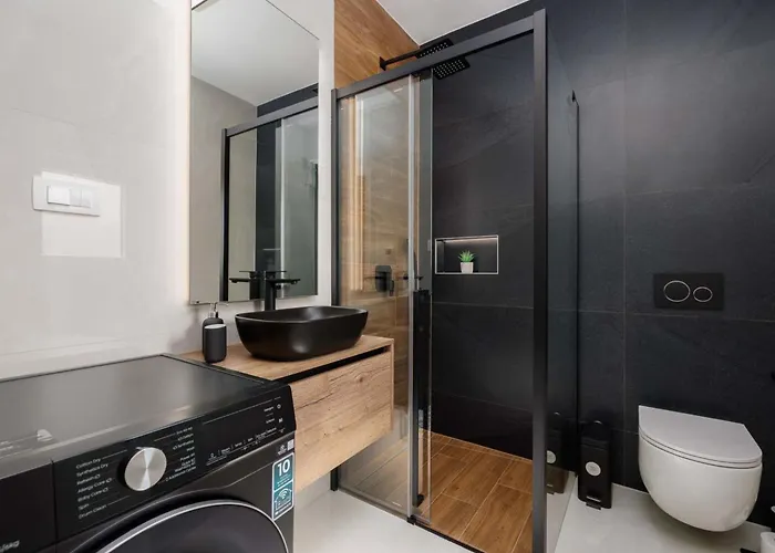 Brandneue - Pool Mit Panoramablick Aufs By Interhome Feriehus *