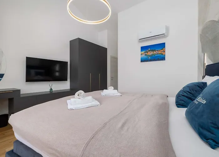 Brandneue - Pool Mit Panoramablick Aufs By Interhome