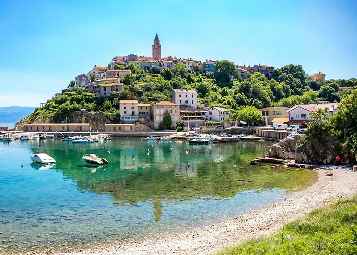 Brandneue - Pool Mit Panoramablick Aufs By Interhome *